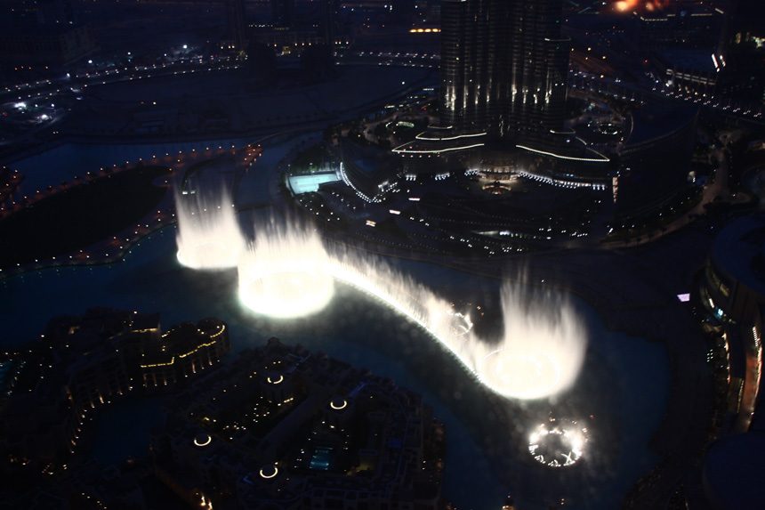 Enjoy musical performances at Dubai Fountain