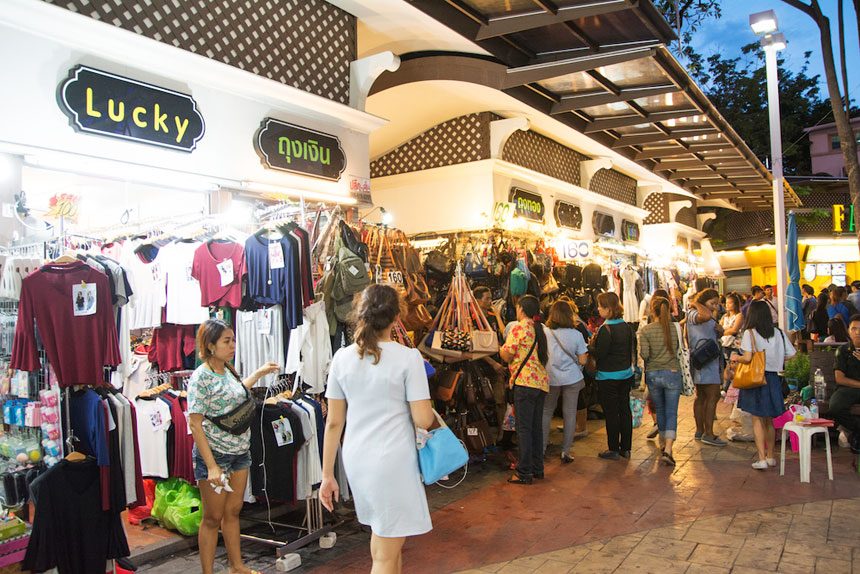 Victory Monument Market