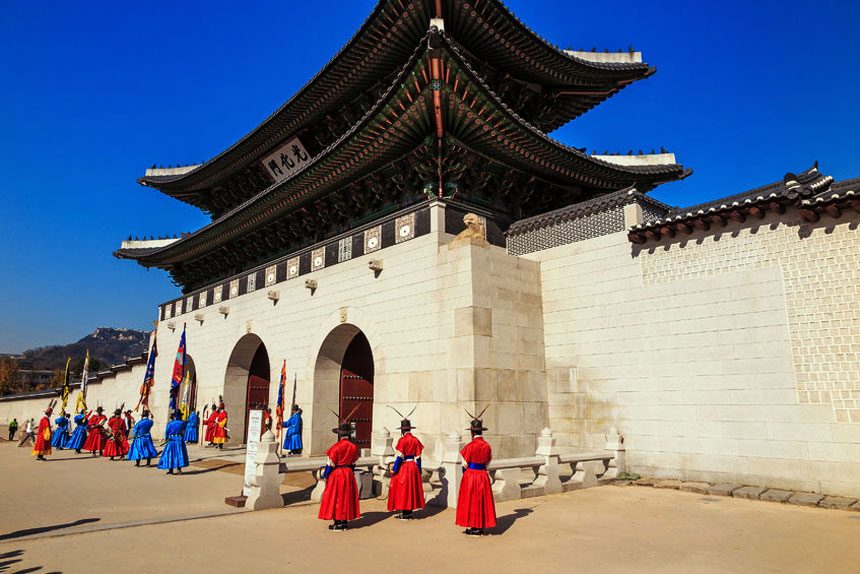 Visit Gyeongbokgung Palace