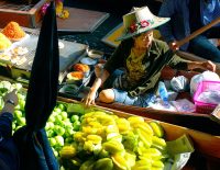 Damnoen saduak floating market bangkok