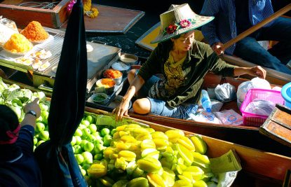 Damnoen saduak floating market bangkok