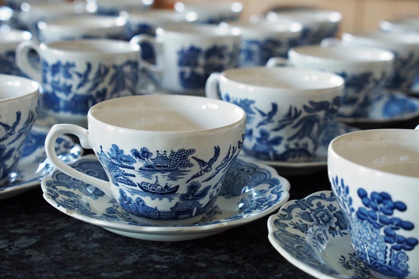 Porcelain Products Worthbuying souvenirs in Hong Kong Travelvui