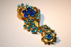 Kerongsang-brooch-malaysia