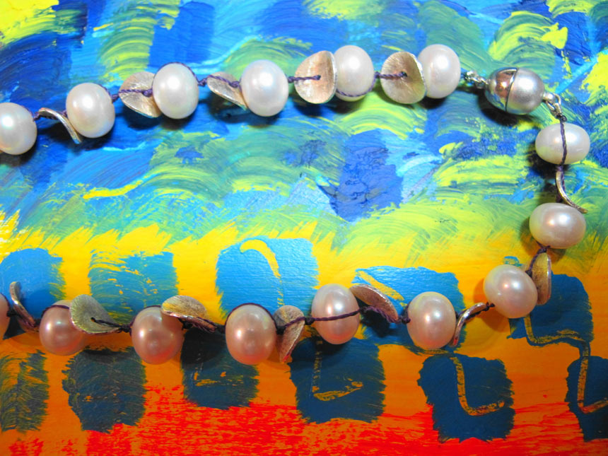 Pearls Worthbuying Souvenir in Shanghai Travelvui