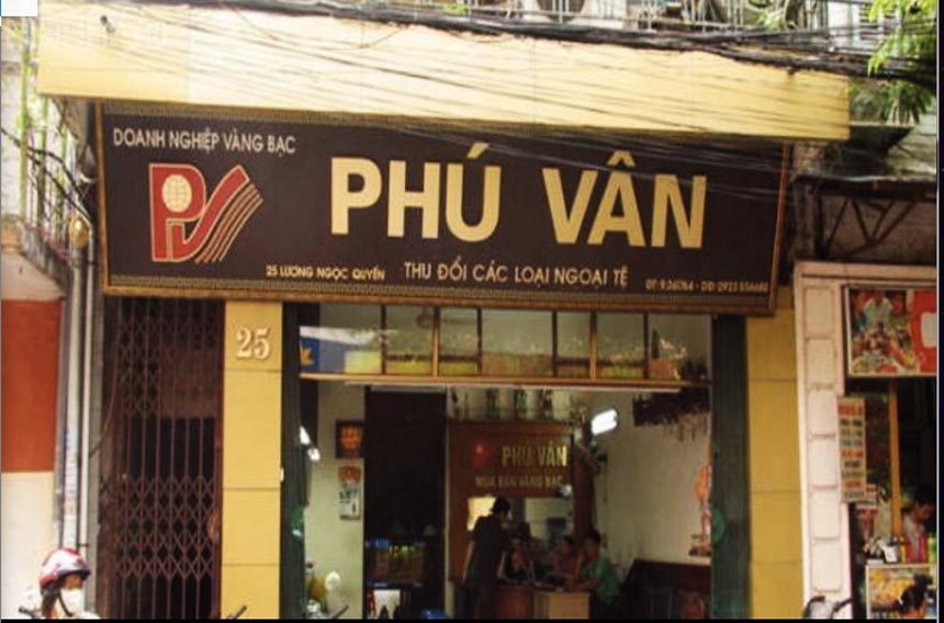 Money Changers in Hanoi Old Quarter